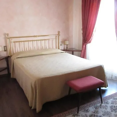 Hotel Roma 3*