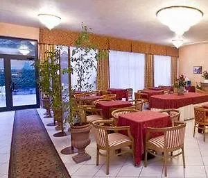 Hotel Roma 3*