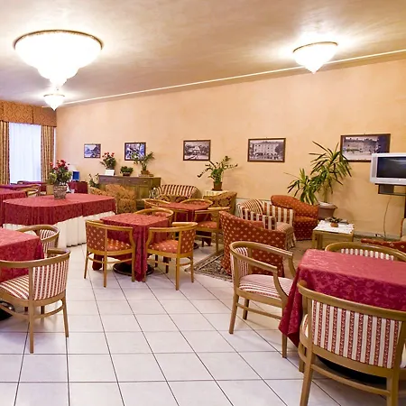 Roma Hotel 3*