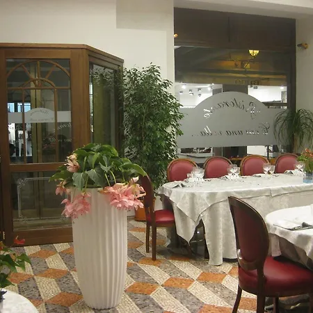 Roma Ξενοδοχείο 3*