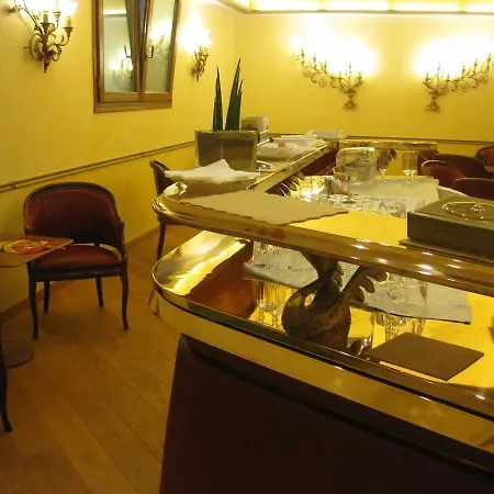 Ξενοδοχείο Roma 3*